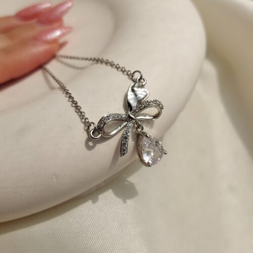 گردنبند پاپیونی