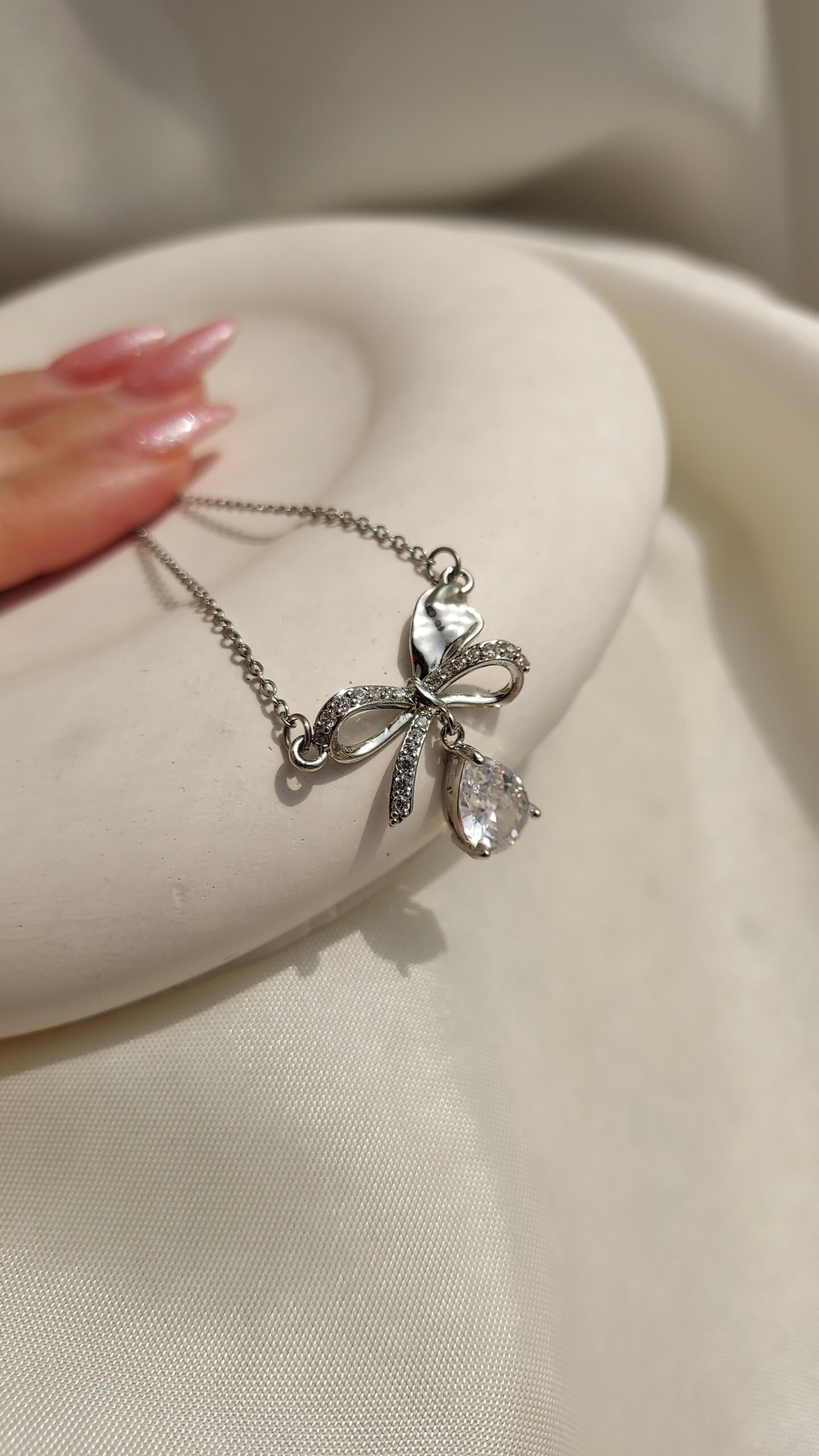 گردنبند پاپیونی