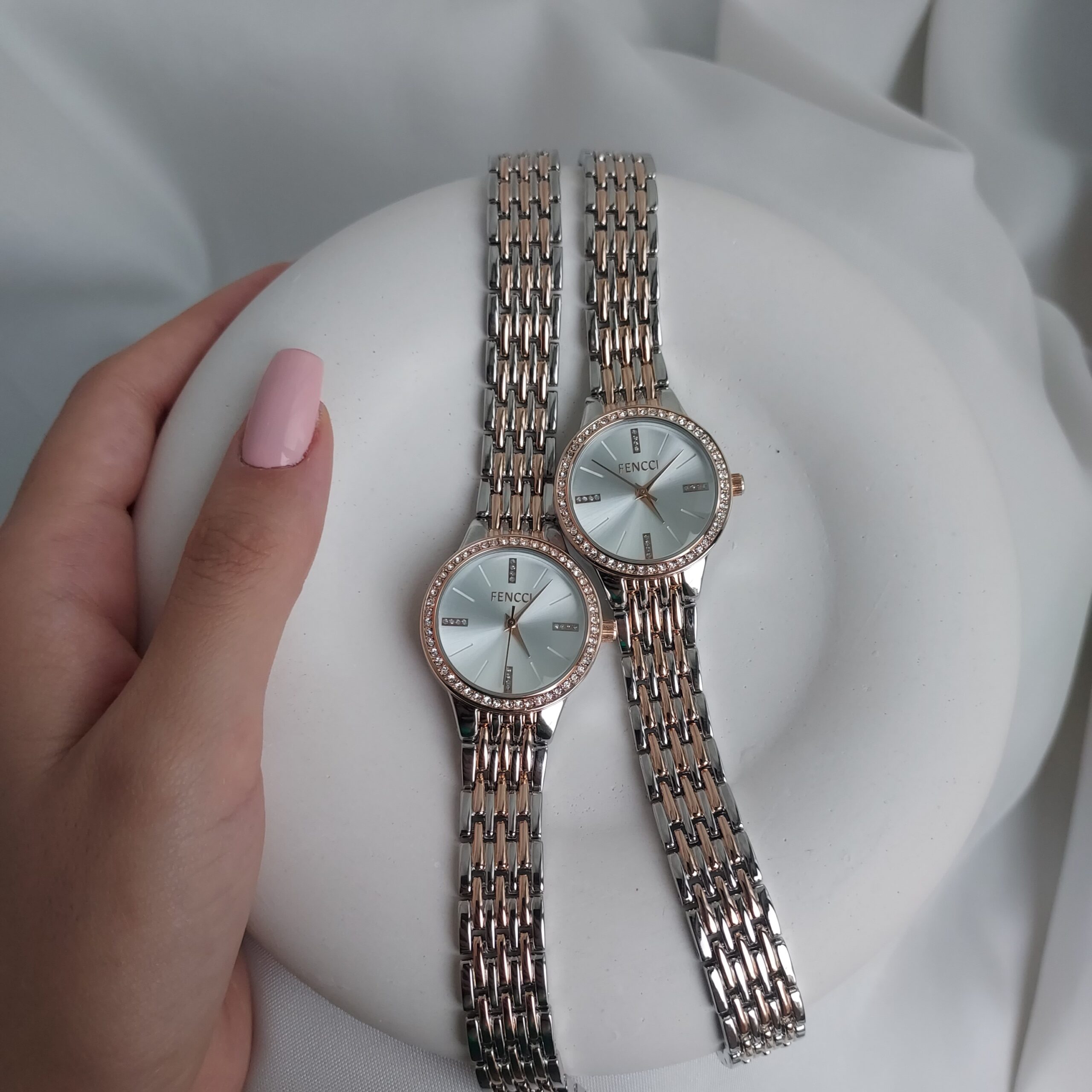 ساعت شیک ساعت شیک