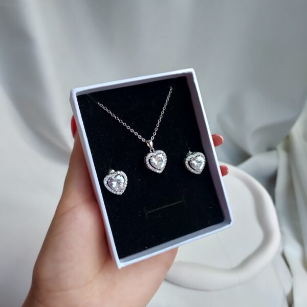 نیم ست قلب سفید مجلسی