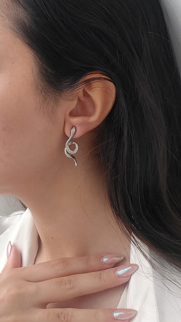 گوشواره مار نقره ایی