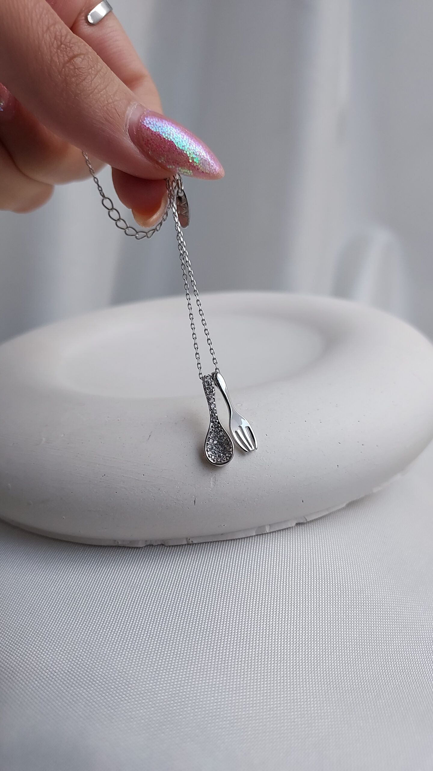 گردنبندقاشق و چنگال