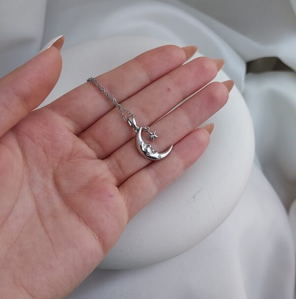 گردنبندماه