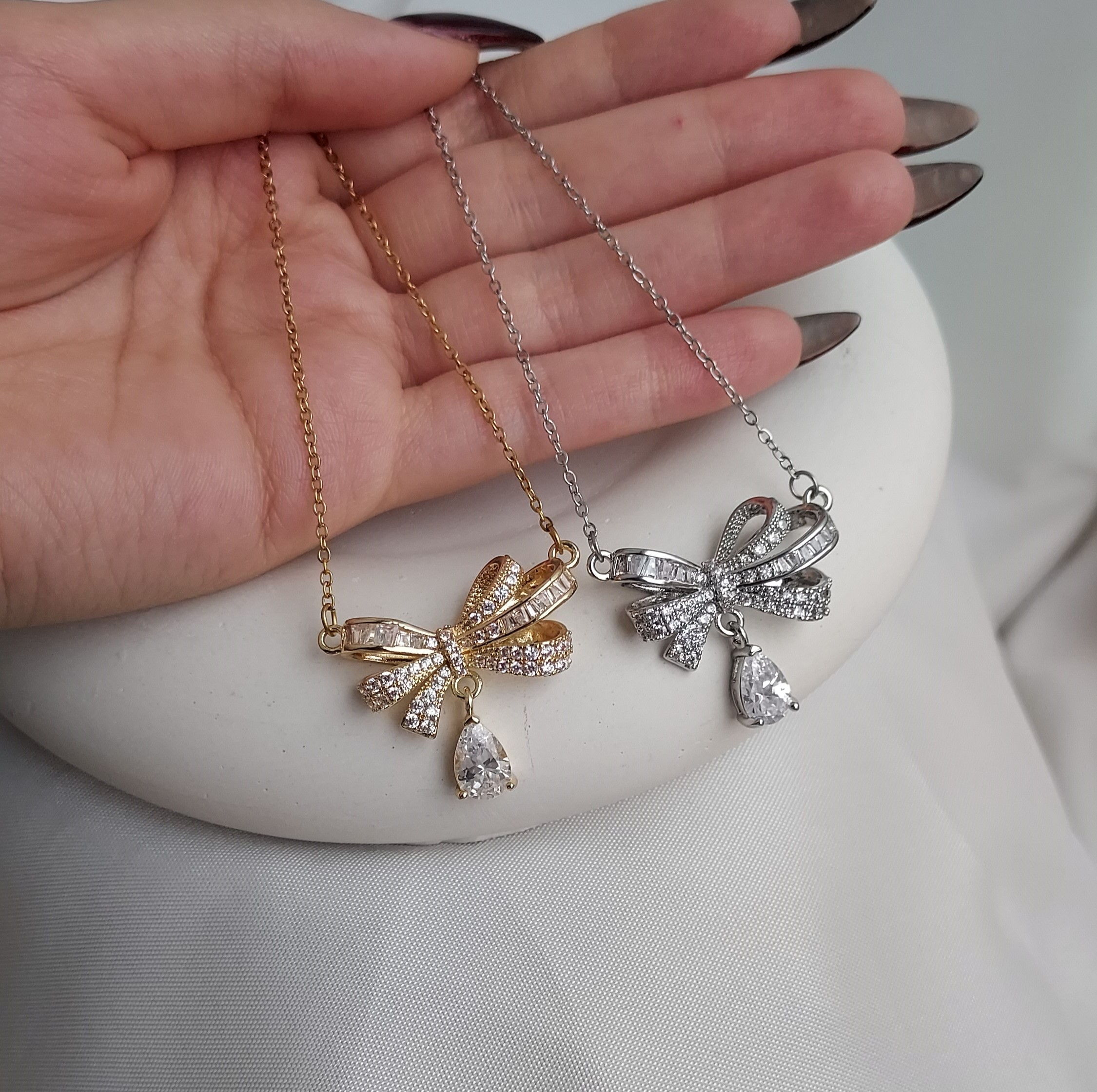 گردنبند پاپیونی