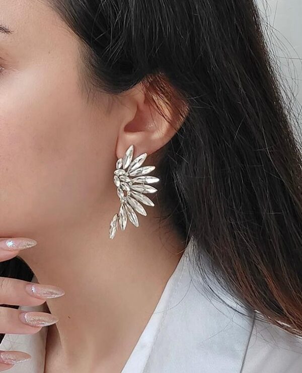 گوشواره بال سفید