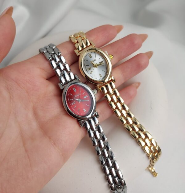 ساعت نقلی بیضی