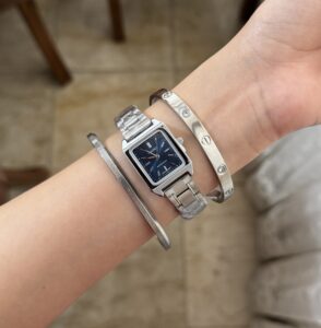 ساعت کا.سیو آبی