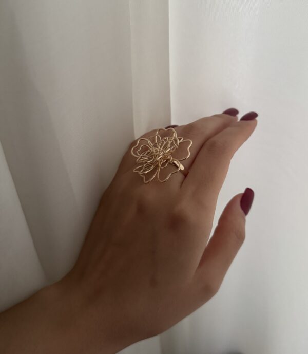 انگشترگل بزرگ