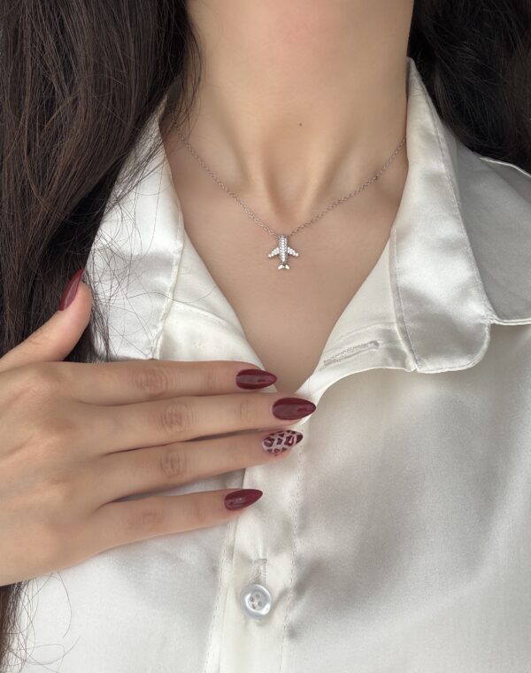 گردنبندهای نقره ایی