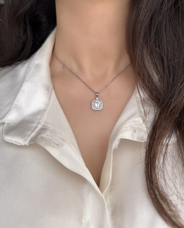 گردنبندهای نقره ایی