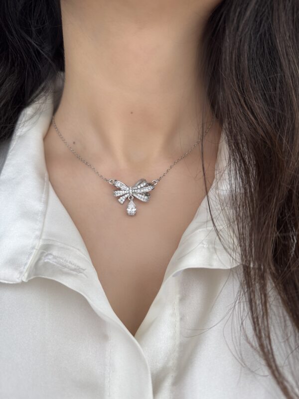 گردنبندهای نقره ایی