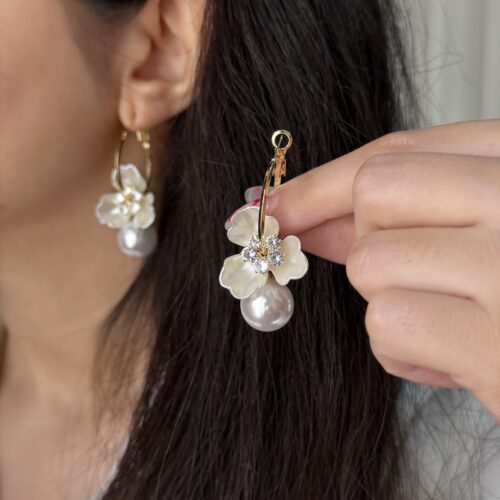 گوشواره آویزونی گل و مروارید گوشواره آویزونی گل و مروارید