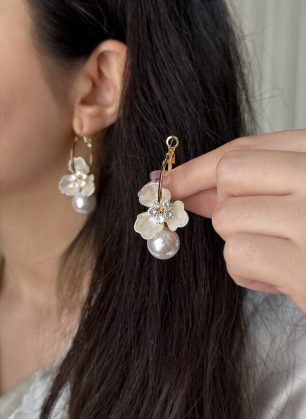 گوشواره آویزونی گل و مروارید